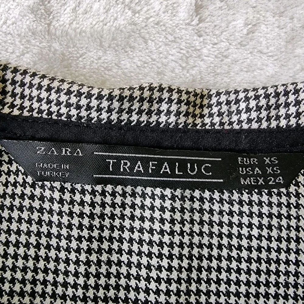 Zara Houndstooth Top Blouse Womens XS Black White Collared 1/4 Zip Preppy Office - Picture 8 of 12